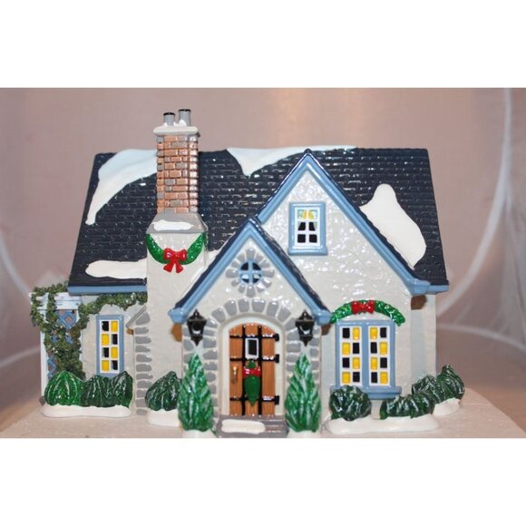 Dept 56 Snow Village - Hidden Ponds House - Picture 1 of 7
